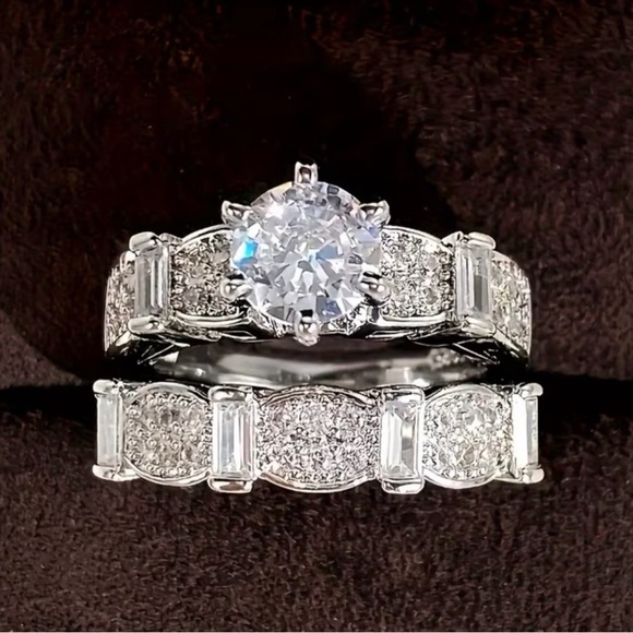 Elegant Silver Women's Ring Set. - Picture 4 of 6